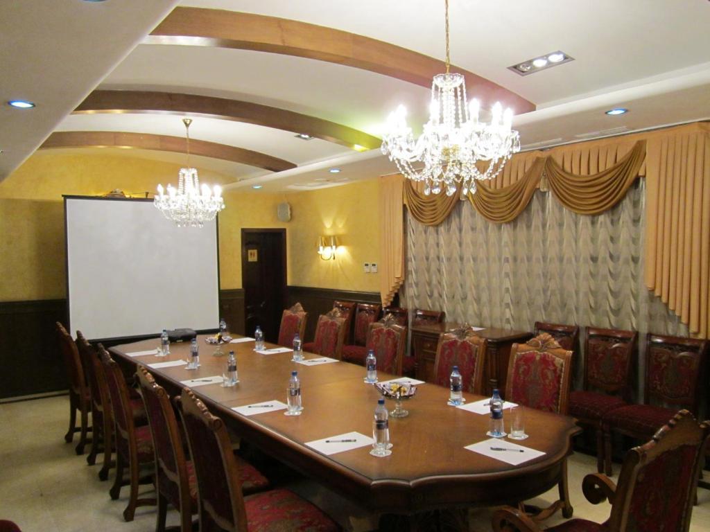 Merey Hotel Karaganda Luaran gambar